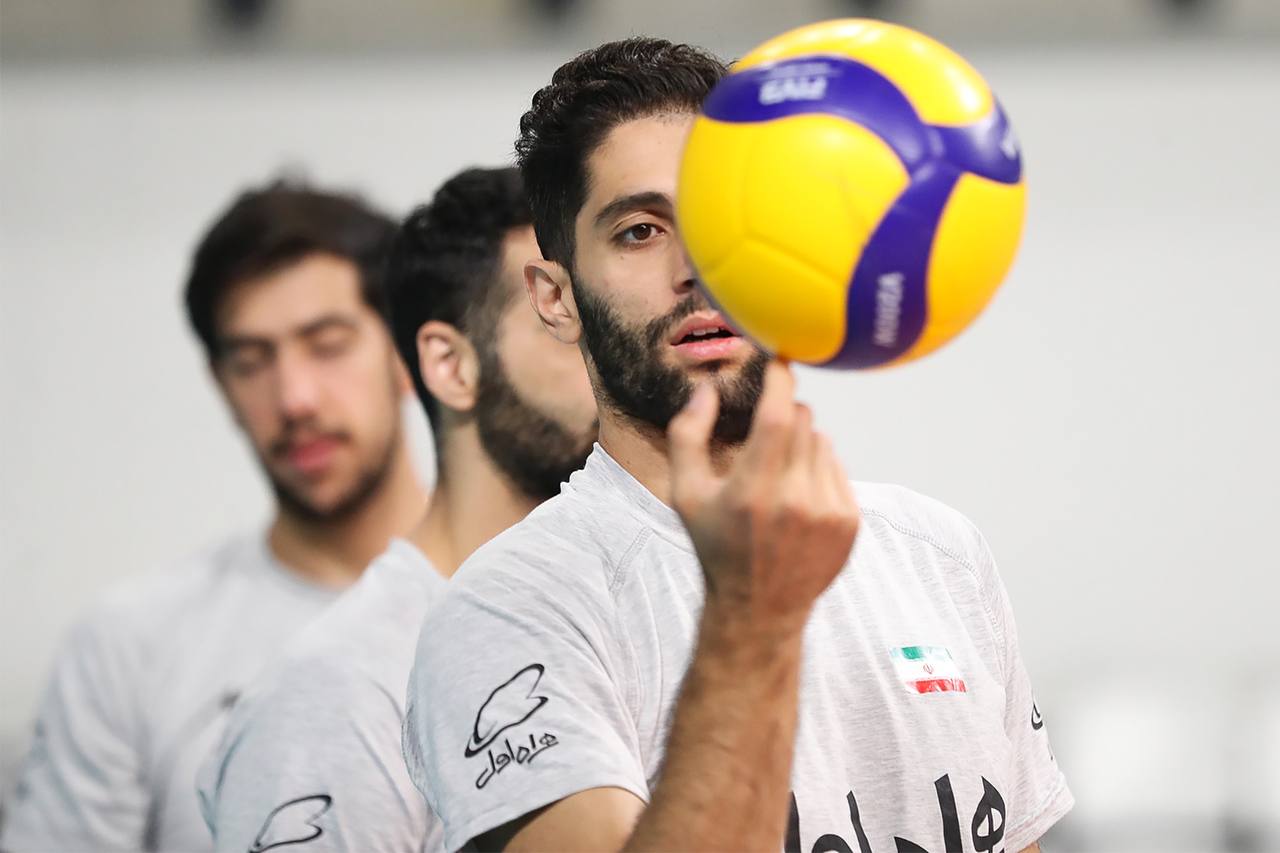 والپیپر میلاد عبادی پور والیبال ۲۰۲۵ 