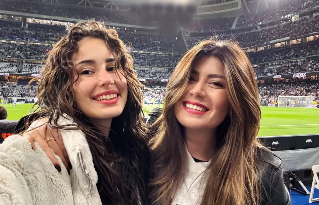 خواهر آردا گولر و همسرش