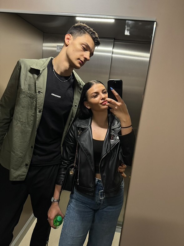 الکساندر نیکولوف و همسرش