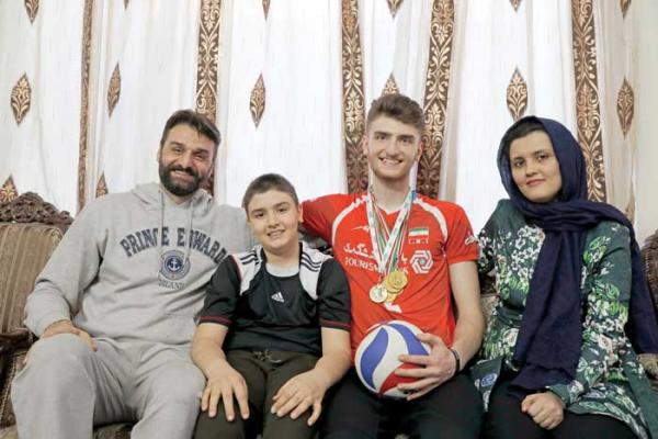 عکس خانوادگی مهدی جلوه