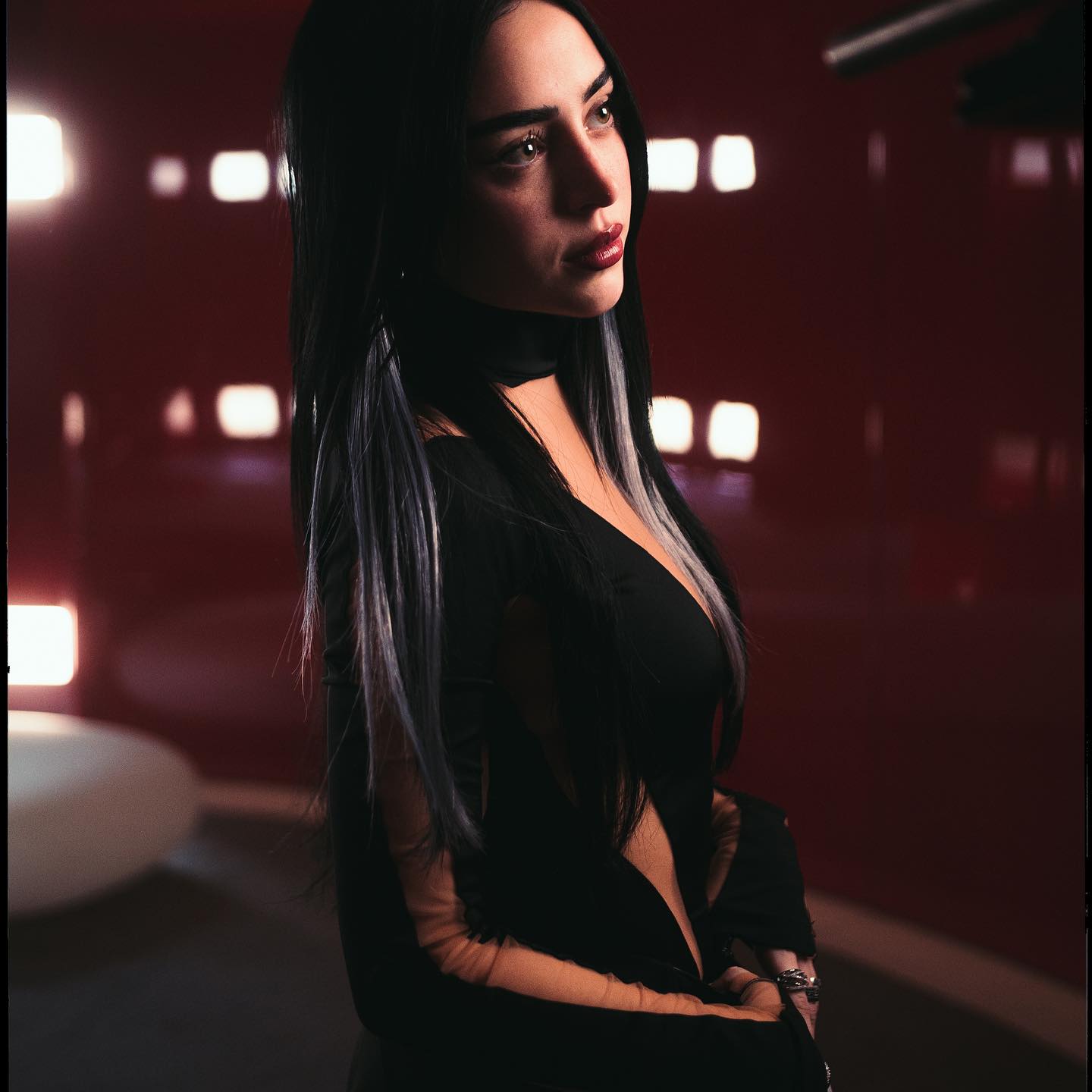 نیکی نیکول سکس