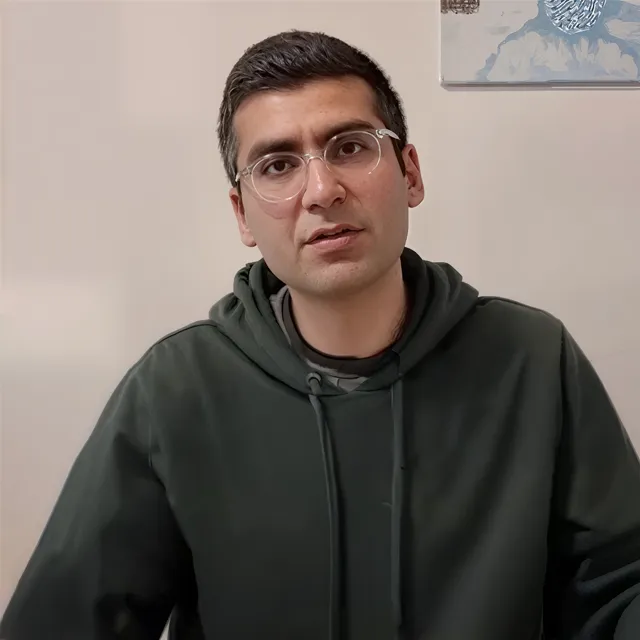 مجتبی شکوری چند سالشه