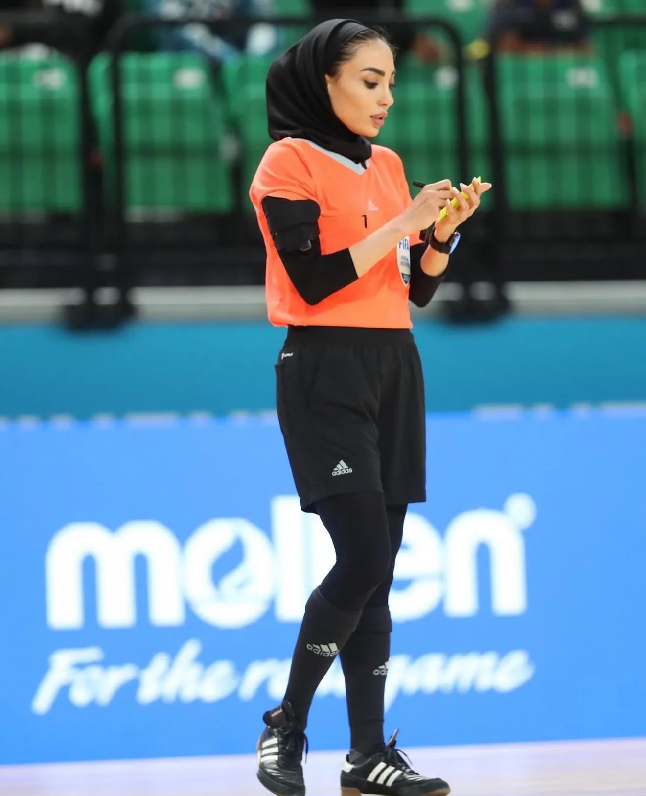 زری فتحی نخستین داور زن ایران زری فتحی نخستین داور زن ایران