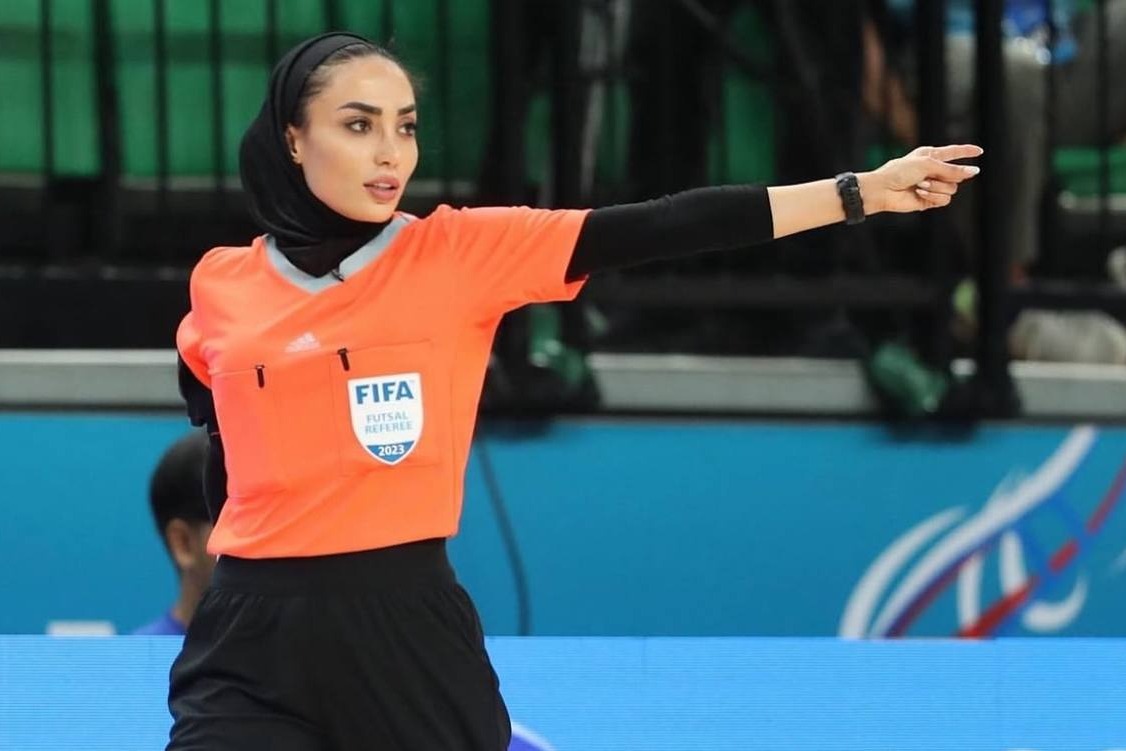 زری فتحی خوشگل ترین داور فوتسال ایران زری فتحی خوشگل ترین داور فوتسال ایران