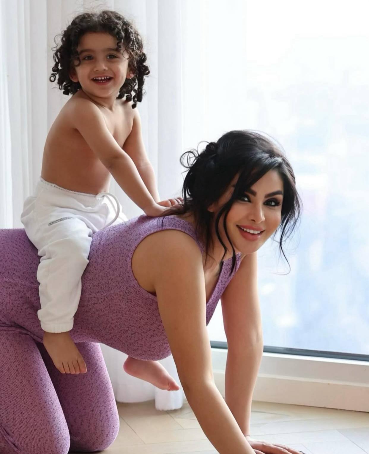 دنیا جهانبخت و آرتام دنیا جهانبخت و آرتام