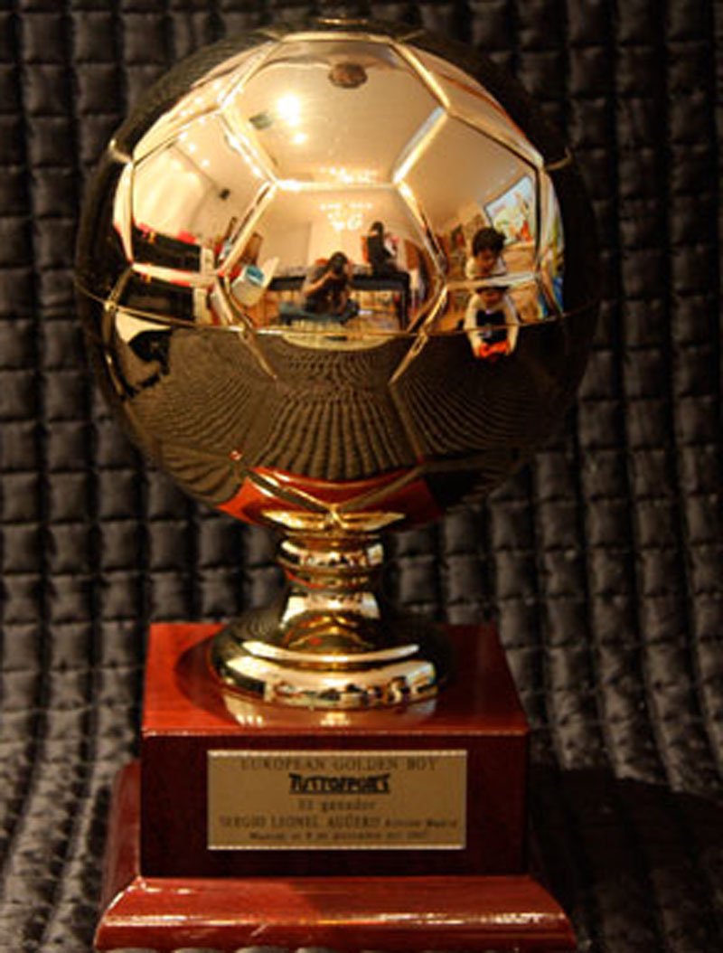 گلدن بوی جایزهای برای نسل آینده فوتبال گلدن بوی جایزهای برای نسل آینده فوتبال