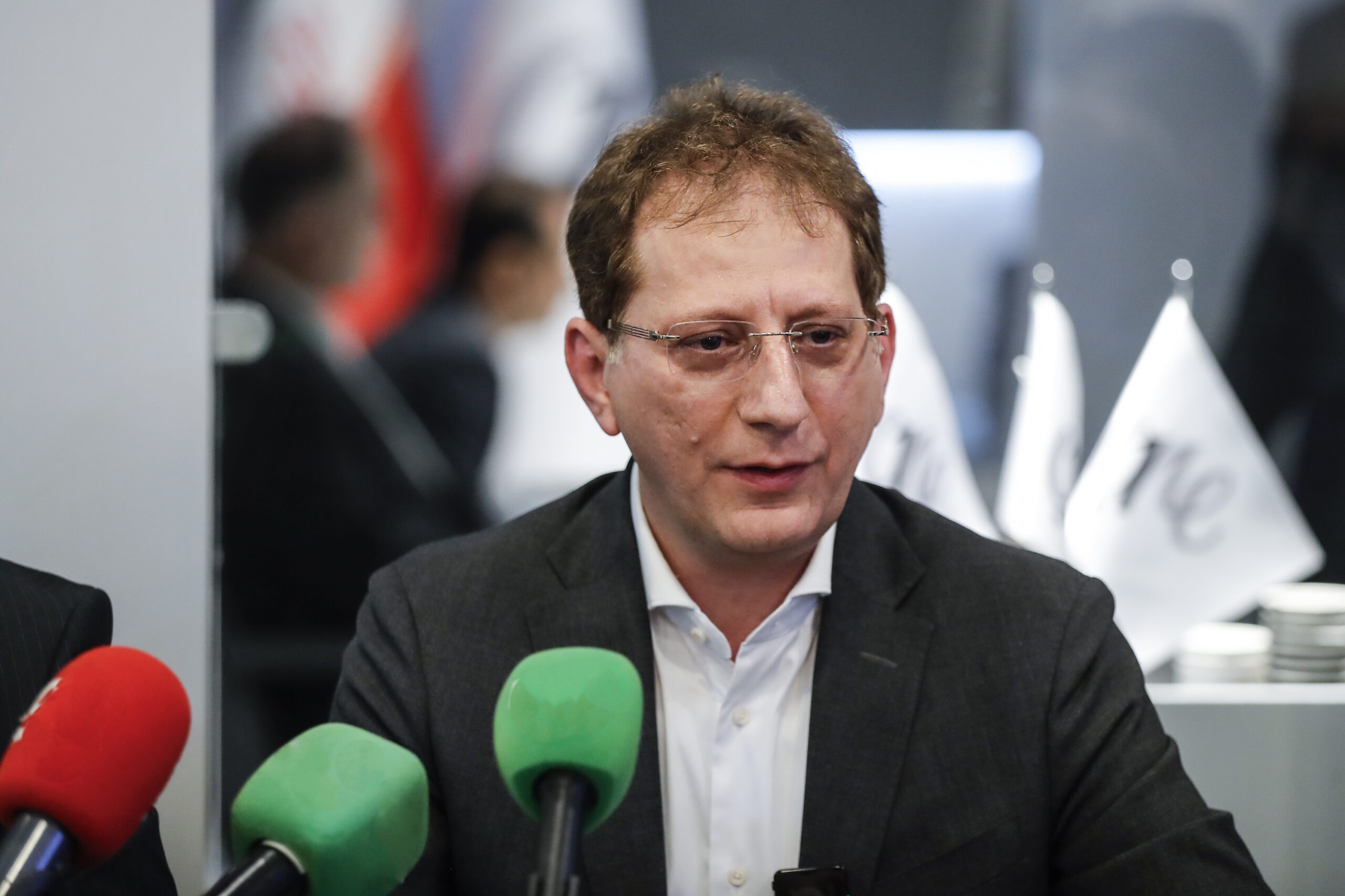 بابک زنجانی برای دلار تارگت ۲۰۰ هزار تومانی داد