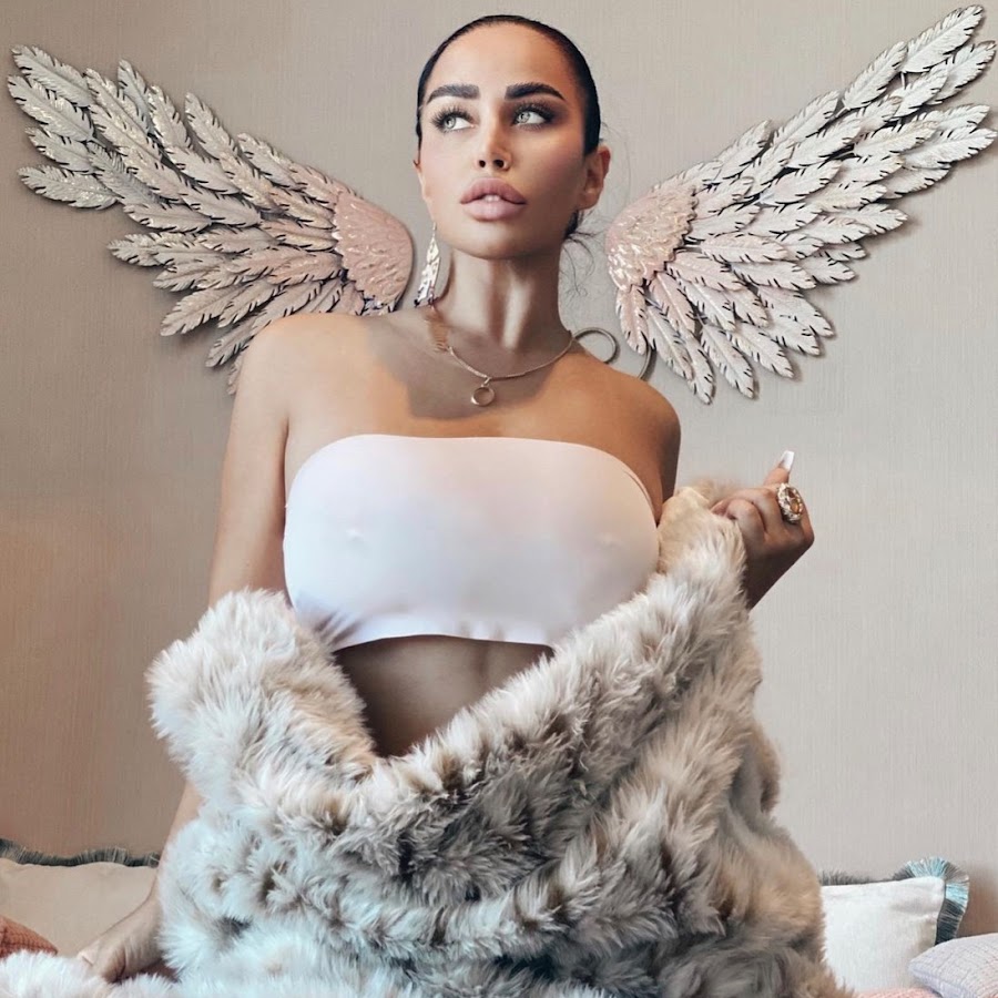  مینا نامداری