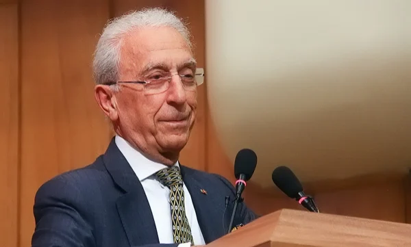 عکس پروفسور ایرج گنج بخش عکس پروفسور ایرج گنج بخش